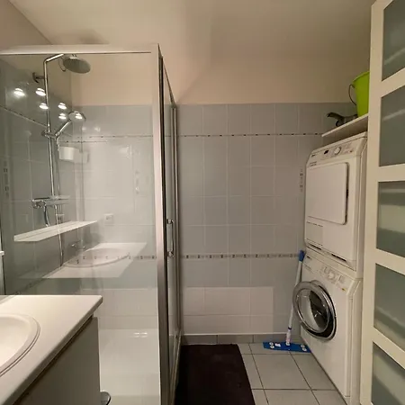 In With Balcony Apartman *